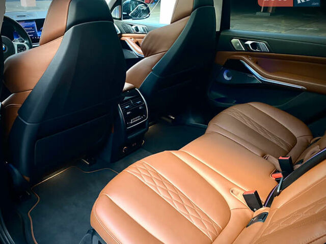 Черный БМВ X7, объемом двигателя 2.99 л и пробегом 57 тыс. км за 137990 $, фото 27 на Automoto.ua