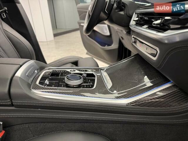 Черный БМВ X7, объемом двигателя 4.39 л и пробегом 25 тыс. км за 155990 $, фото 57 на Automoto.ua