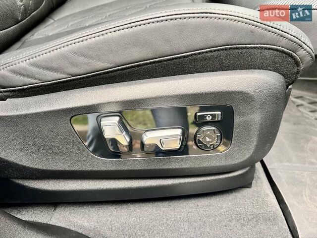 Черный БМВ X7, объемом двигателя 2.99 л и пробегом 33 тыс. км за 129999 $, фото 66 на Automoto.ua