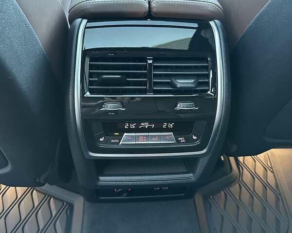 Черный БМВ X7, объемом двигателя 4.39 л и пробегом 11 тыс. км за 170000 $, фото 32 на Automoto.ua