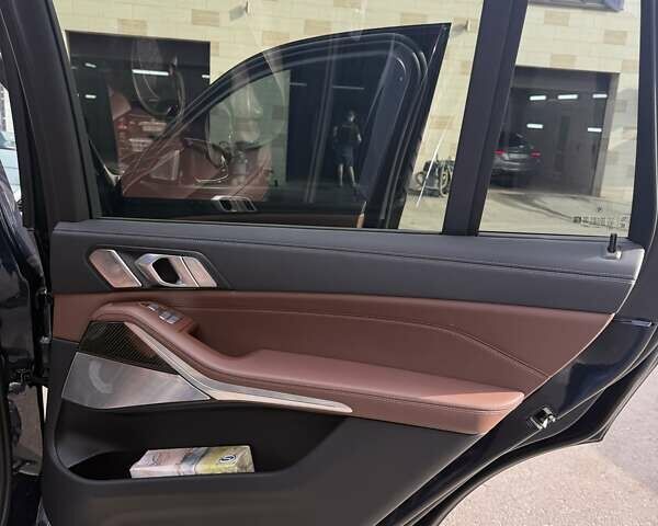 Черный БМВ X7, объемом двигателя 3 л и пробегом 28 тыс. км за 160500 $, фото 69 на Automoto.ua