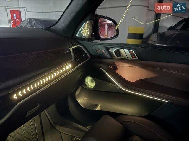 Черный БМВ X7, объемом двигателя 3 л и пробегом 28 тыс. км за 160500 $, фото 71 на Automoto.ua