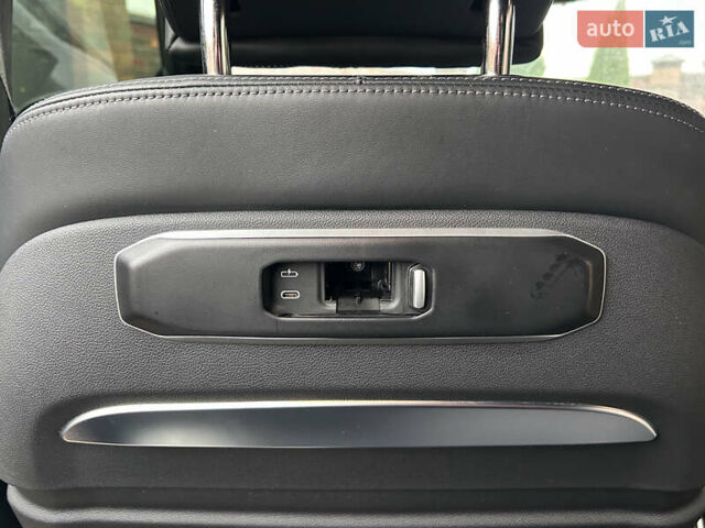 Черный БМВ X7, объемом двигателя 4.39 л и пробегом 15 тыс. км за 125000 $, фото 31 на Automoto.ua