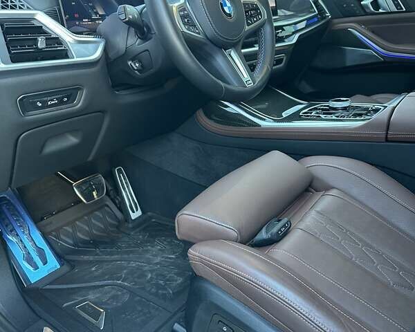 Черный БМВ X7, объемом двигателя 4.39 л и пробегом 11 тыс. км за 170000 $, фото 20 на Automoto.ua