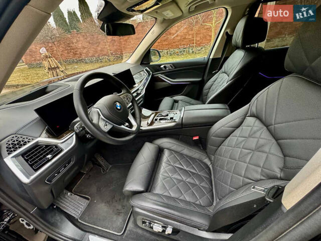 Черный БМВ X7, объемом двигателя 3 л и пробегом 29 тыс. км за 97677 $, фото 13 на Automoto.ua