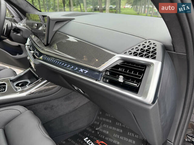 Черный БМВ X7, объемом двигателя 2.99 л и пробегом 14 тыс. км за 148999 $, фото 109 на Automoto.ua