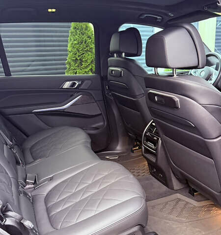 Черный БМВ X7, объемом двигателя 2.99 л и пробегом 22 тыс. км за 138000 $, фото 16 на Automoto.ua