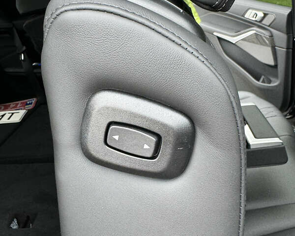 Черный БМВ X7, объемом двигателя 2.99 л и пробегом 14 тыс. км за 148999 $, фото 96 на Automoto.ua