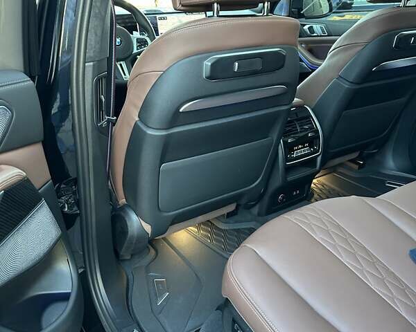 Черный БМВ X7, объемом двигателя 4.39 л и пробегом 11 тыс. км за 170000 $, фото 34 на Automoto.ua