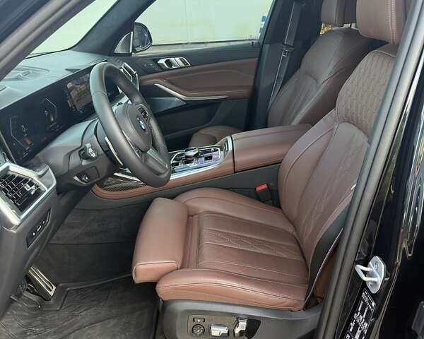 Черный БМВ X7, объемом двигателя 3 л и пробегом 28 тыс. км за 160500 $, фото 43 на Automoto.ua