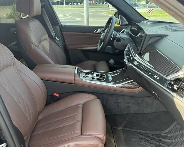 Черный БМВ X7, объемом двигателя 3 л и пробегом 28 тыс. км за 160500 $, фото 30 на Automoto.ua