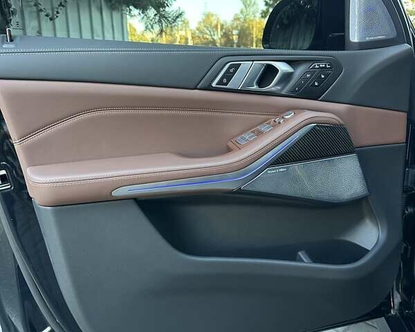 Черный БМВ X7, объемом двигателя 4.39 л и пробегом 11 тыс. км за 170000 $, фото 25 на Automoto.ua