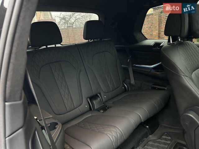 Черный БМВ X7, объемом двигателя 4.39 л и пробегом 15 тыс. км за 125000 $, фото 57 на Automoto.ua