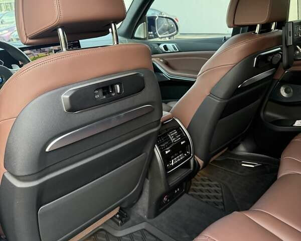 Черный БМВ X7, объемом двигателя 3 л и пробегом 28 тыс. км за 160500 $, фото 35 на Automoto.ua