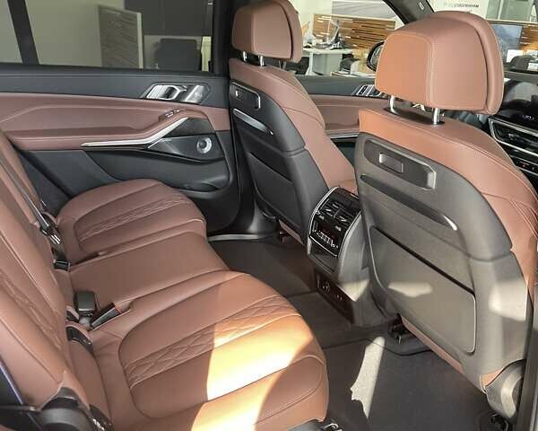 Черный БМВ X7, объемом двигателя 3 л и пробегом 28 тыс. км за 160500 $, фото 64 на Automoto.ua