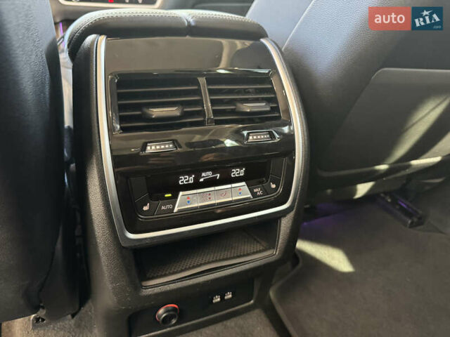 Черный БМВ X7, объемом двигателя 3 л и пробегом 29 тыс. км за 97677 $, фото 21 на Automoto.ua