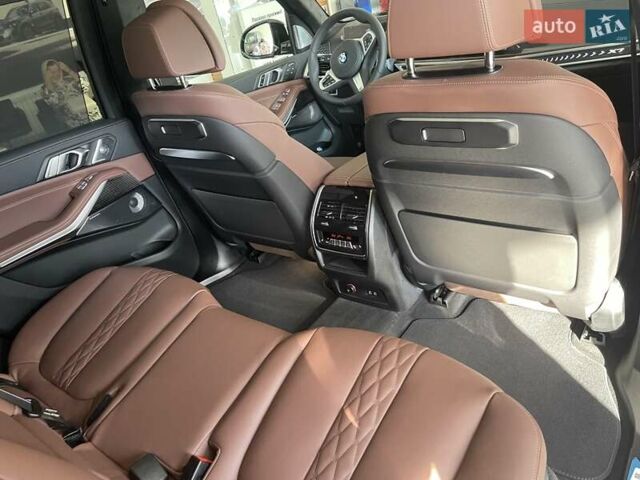 Черный БМВ X7, объемом двигателя 3 л и пробегом 28 тыс. км за 160500 $, фото 65 на Automoto.ua