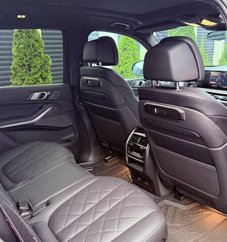 Черный БМВ X7, объемом двигателя 2.99 л и пробегом 22 тыс. км за 138000 $, фото 17 на Automoto.ua