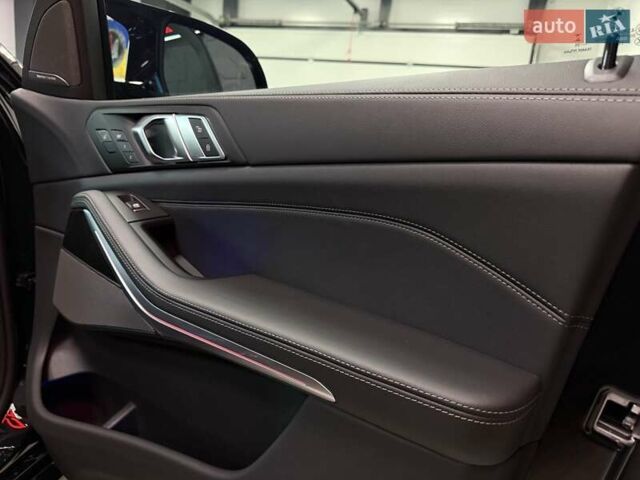 Черный БМВ X7, объемом двигателя 4.39 л и пробегом 9 тыс. км за 178500 $, фото 68 на Automoto.ua