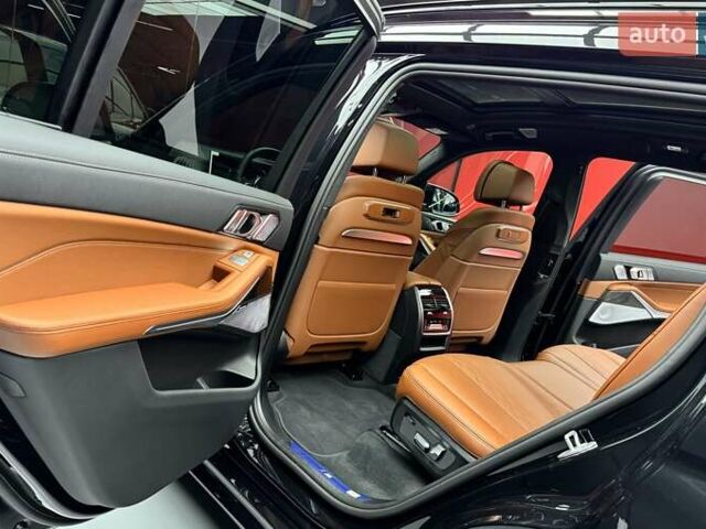 Черный БМВ X7, объемом двигателя 4.4 л и пробегом 1 тыс. км за 185900 $, фото 47 на Automoto.ua