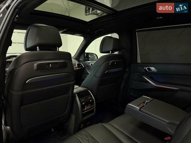 Черный БМВ X7, объемом двигателя 4.39 л и пробегом 9 тыс. км за 178500 $, фото 58 на Automoto.ua