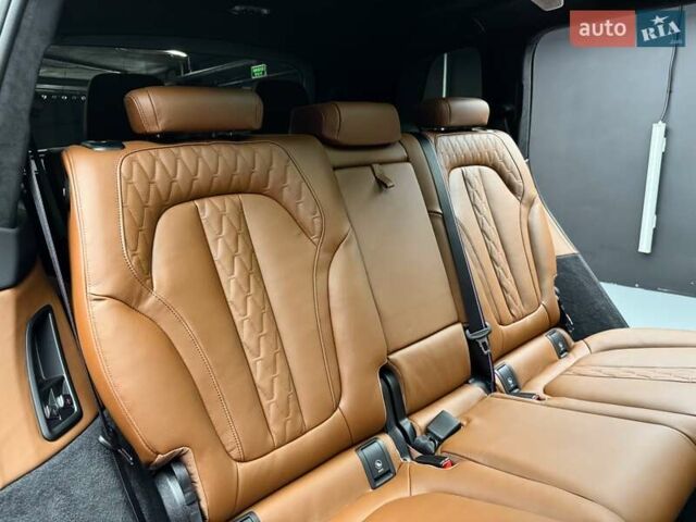 Черный БМВ X7, объемом двигателя 4.4 л и пробегом 1 тыс. км за 185900 $, фото 57 на Automoto.ua