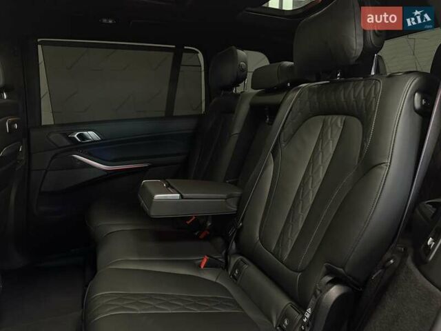 Черный БМВ X7, объемом двигателя 4.39 л и пробегом 9 тыс. км за 178500 $, фото 61 на Automoto.ua