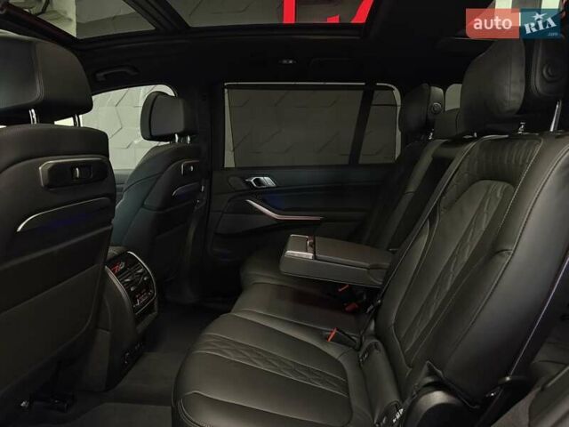 Черный БМВ X7, объемом двигателя 4.39 л и пробегом 9 тыс. км за 178500 $, фото 60 на Automoto.ua