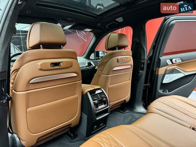 Черный БМВ X7, объемом двигателя 4.4 л и пробегом 1 тыс. км за 185900 $, фото 52 на Automoto.ua