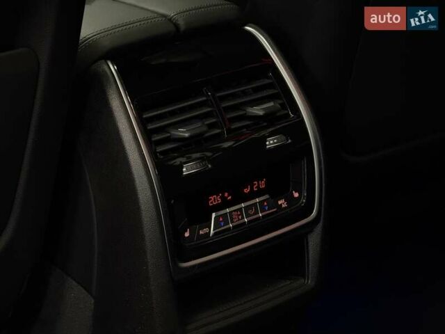 Черный БМВ X7, объемом двигателя 4.39 л и пробегом 9 тыс. км за 178500 $, фото 59 на Automoto.ua