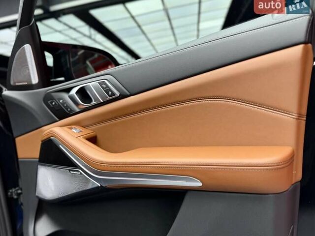 Черный БМВ X7, объемом двигателя 4.4 л и пробегом 1 тыс. км за 185900 $, фото 62 на Automoto.ua