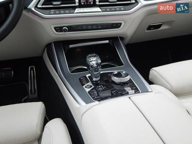 Фиолетовый БМВ X7, объемом двигателя 2.99 л и пробегом 37 тыс. км за 99990 $, фото 25 на Automoto.ua