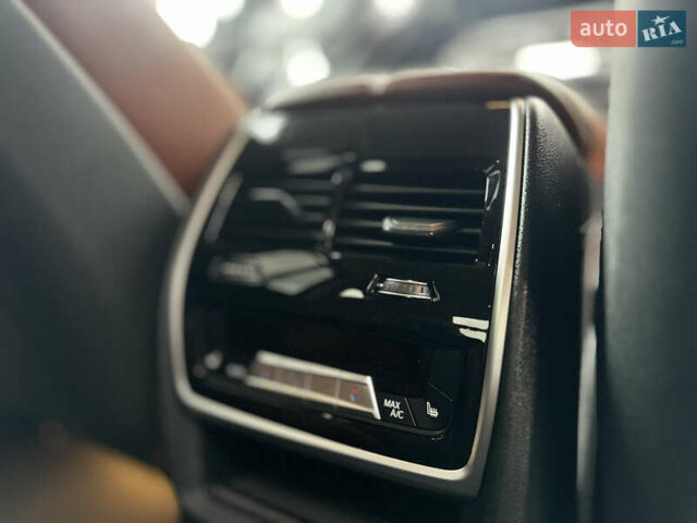 Коричневий БМВ X7, об'ємом двигуна 4.39 л та пробігом 152 тис. км за 59999 $, фото 38 на Automoto.ua