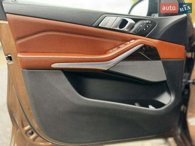 Коричневий БМВ X7, об'ємом двигуна 4.39 л та пробігом 152 тис. км за 59999 $, фото 25 на Automoto.ua