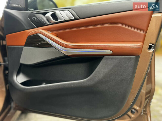 Коричневий БМВ X7, об'ємом двигуна 4.39 л та пробігом 152 тис. км за 59999 $, фото 33 на Automoto.ua