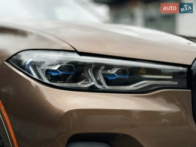 Коричневий БМВ X7, об'ємом двигуна 4.39 л та пробігом 152 тис. км за 59999 $, фото 11 на Automoto.ua