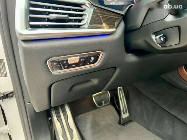 БМВ X7, объемом двигателя 4.4 л и пробегом 68 тыс. км за 72900 $, фото 17 на Automoto.ua