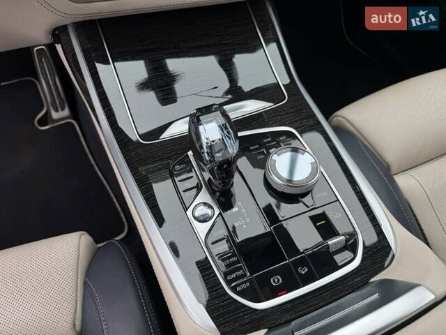 БМВ X7, объемом двигателя 4.39 л и пробегом 53 тыс. км за 87000 $, фото 10 на Automoto.ua