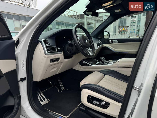 БМВ X7, объемом двигателя 4.39 л и пробегом 53 тыс. км за 87000 $, фото 6 на Automoto.ua