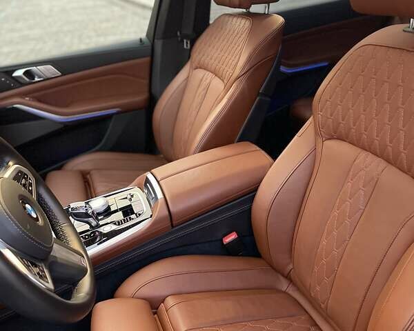 БМВ X7, объемом двигателя 3 л и пробегом 21 тыс. км за 99000 $, фото 7 на Automoto.ua