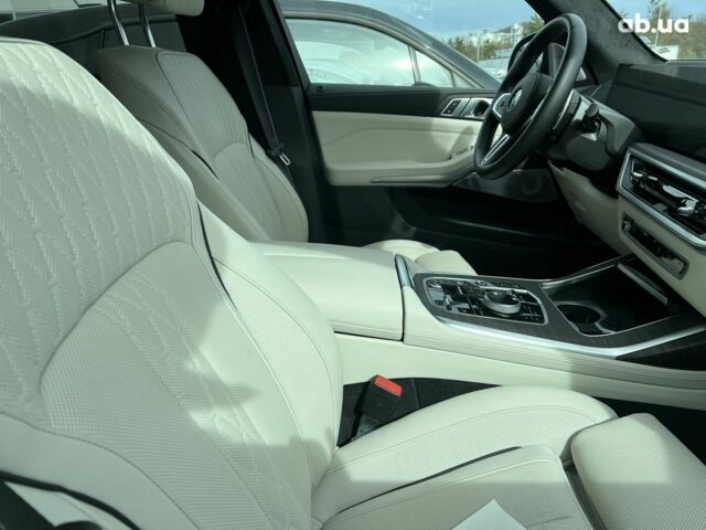 БМВ X7, объемом двигателя 4.4 л и пробегом 5 тыс. км за 151935 $, фото 22 на Automoto.ua