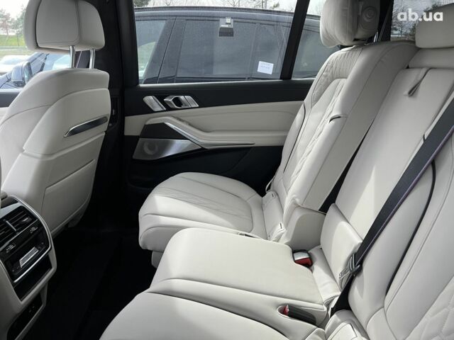 БМВ X7, объемом двигателя 4.4 л и пробегом 5 тыс. км за 151935 $, фото 4 на Automoto.ua