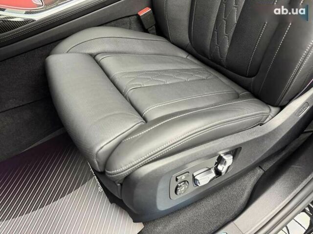 БМВ X7, объемом двигателя 4.4 л и пробегом 61 тыс. км за 140900 $, фото 22 на Automoto.ua