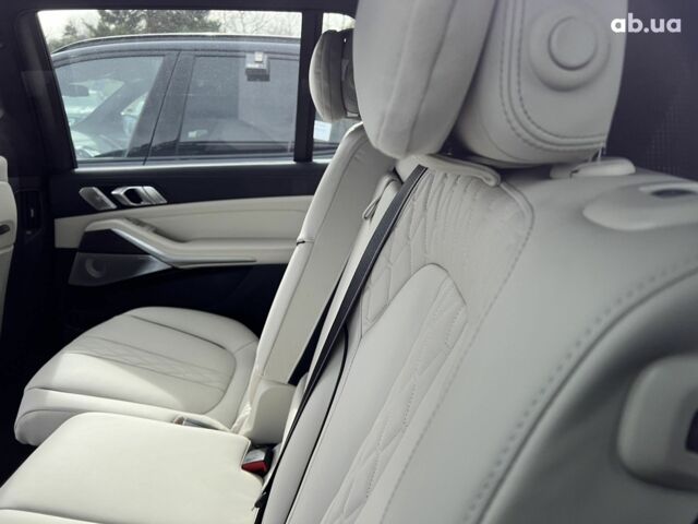 БМВ X7, объемом двигателя 4.4 л и пробегом 5 тыс. км за 151935 $, фото 14 на Automoto.ua