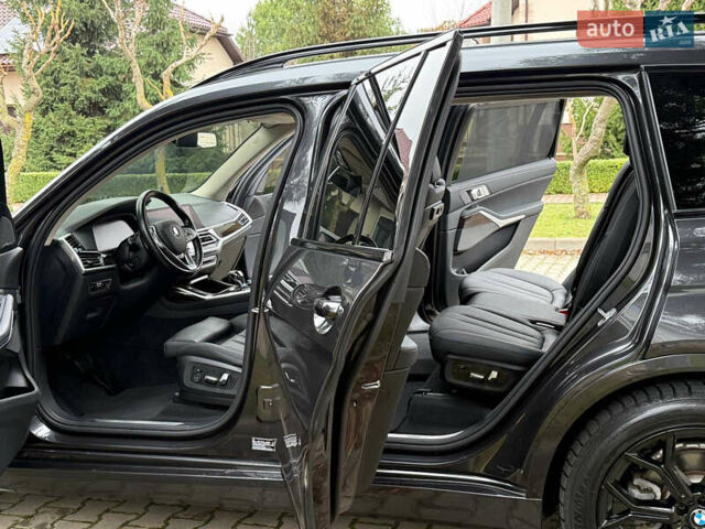 Серый БМВ X7, объемом двигателя 3 л и пробегом 148 тыс. км за 55000 $, фото 87 на Automoto.ua