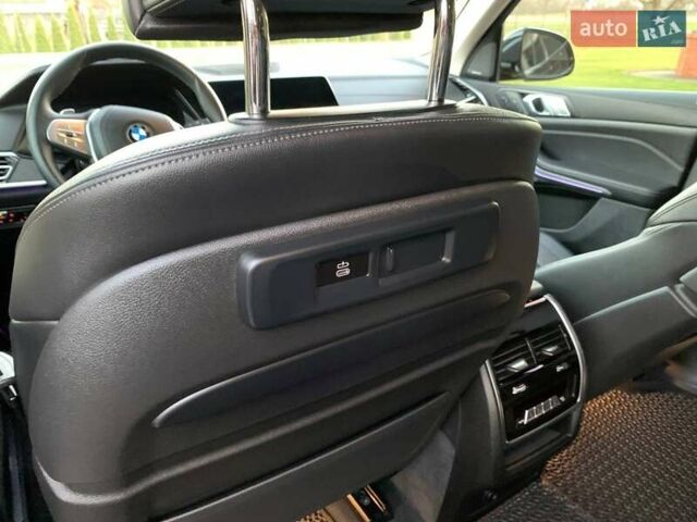 Серый БМВ X7, объемом двигателя 3 л и пробегом 147 тыс. км за 53800 $, фото 45 на Automoto.ua
