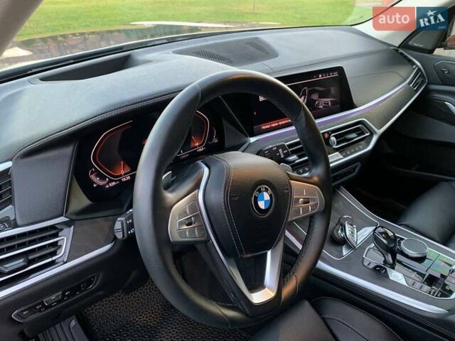 Серый БМВ X7, объемом двигателя 3 л и пробегом 147 тыс. км за 53800 $, фото 22 на Automoto.ua