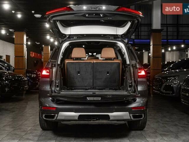 Серый БМВ X7, объемом двигателя 4.39 л и пробегом 53 тыс. км за 63900 $, фото 100 на Automoto.ua