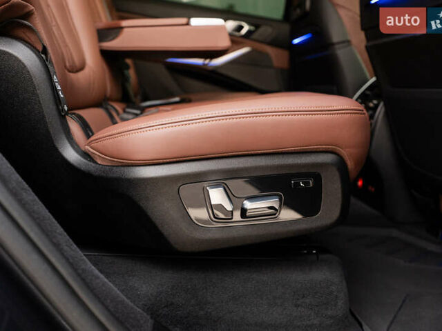 Серый БМВ X7, объемом двигателя 4.4 л и пробегом 78 тыс. км за 67500 $, фото 95 на Automoto.ua