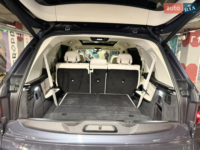 Серый БМВ X7, объемом двигателя 3 л и пробегом 65 тыс. км за 68900 $, фото 16 на Automoto.ua